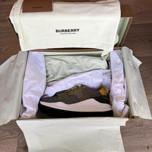 Woman Burberry  Sneakers New Ramsey Check Size US 8/ EU 38